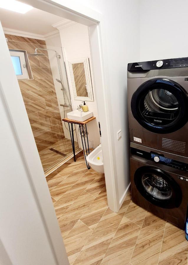 Eden Apartment *